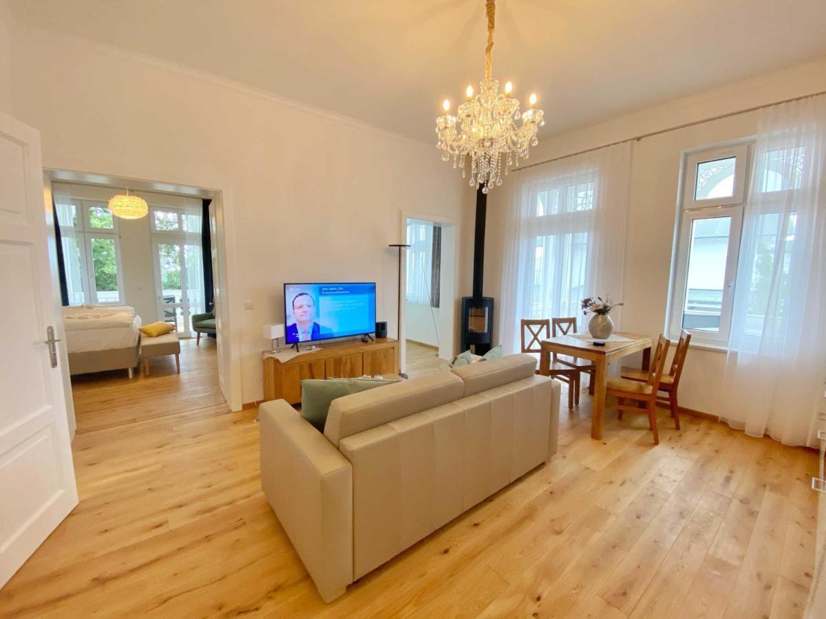 Villa Jenny - Ferienappartement 1 Mit Meerblick 사스니츠 외부 사진